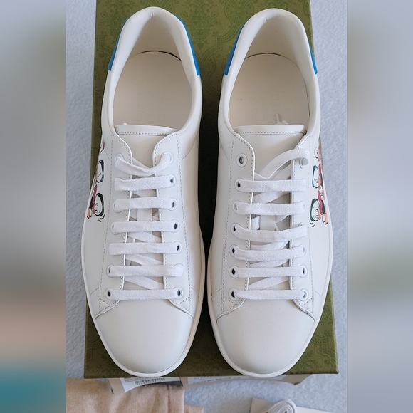 Authentic Gucci x Disney Men's Donald Duck Ace Sneakers in white - Picture 2 of 16
